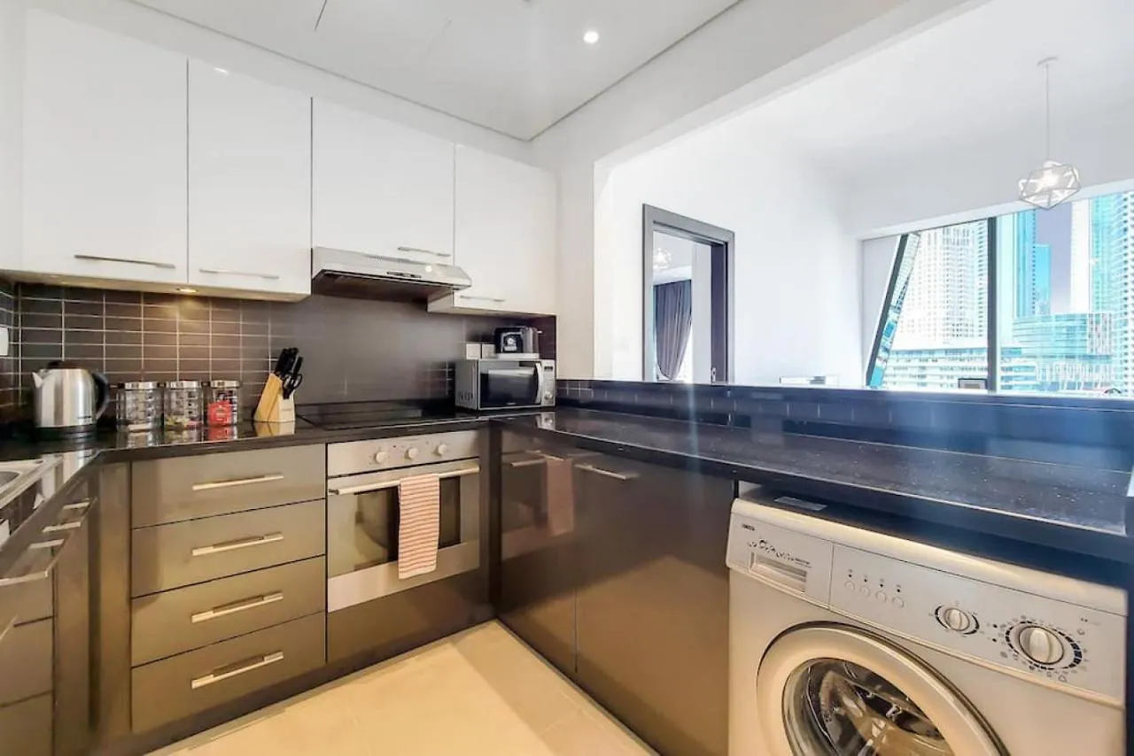 公寓 Silverene Tower B, Dubai Marina - Glamorous One Bedroom 阿拉伯联合酋长国